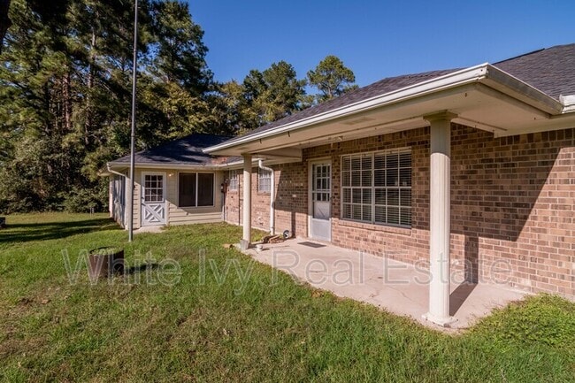 Building Photo - 295 Broadmoor Dr