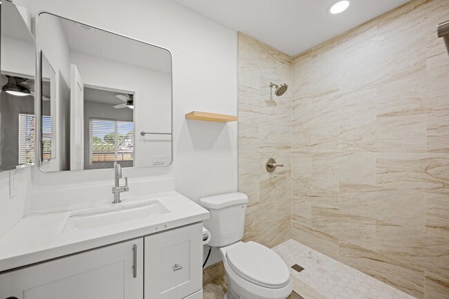 Building Photo - 257 Holiday Way