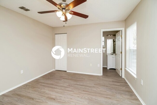 Building Photo - 911 Louvre Ct