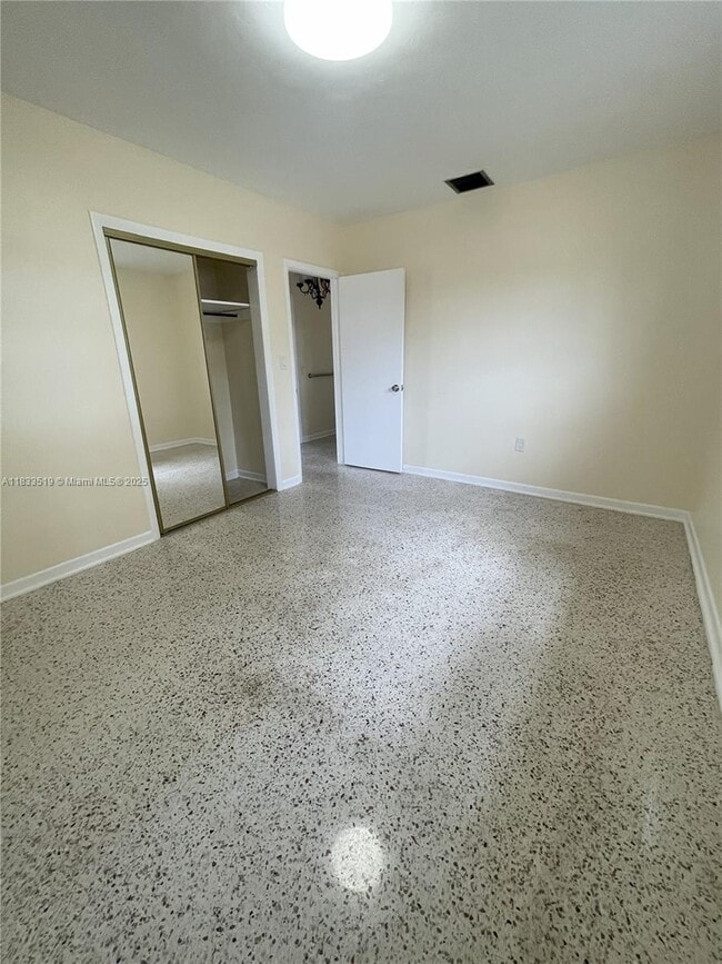 Building Photo - 10500 NW 28th Ct