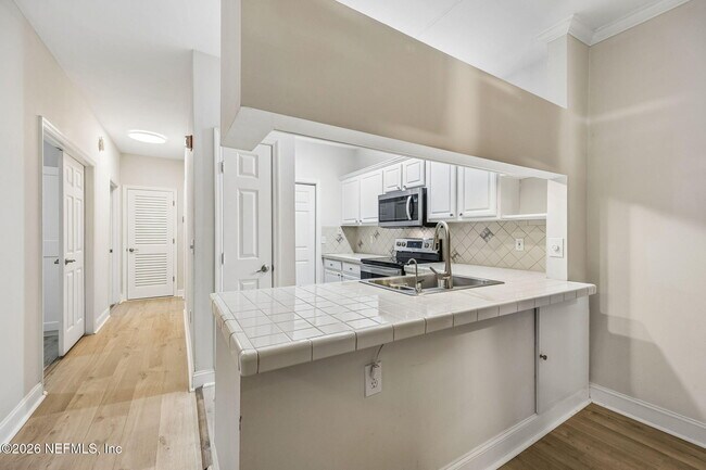Building Photo - 170 Veracruz Dr