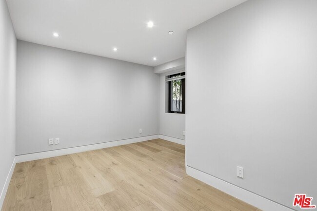 Building Photo - 11769 Bellagio Rd