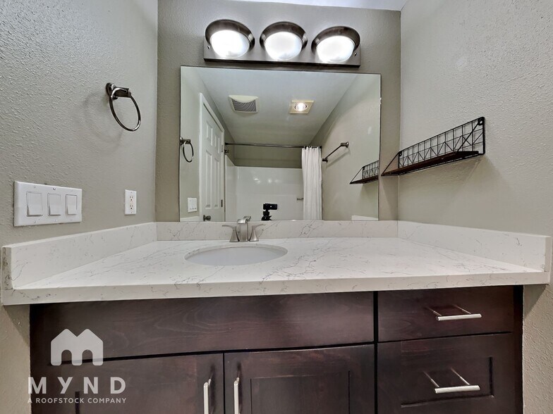 Building Photo - 14300 32nd Ave NE