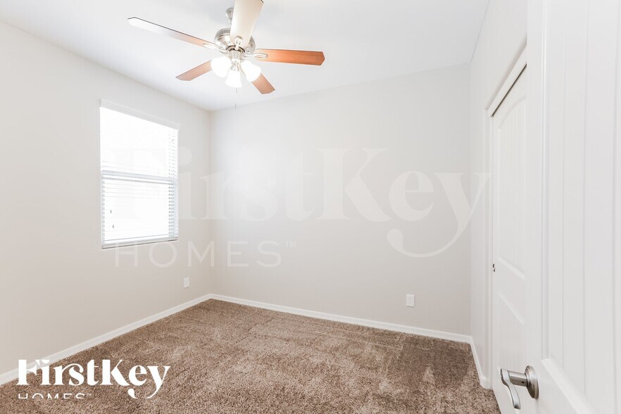 Building Photo - 2027 Kenton Way