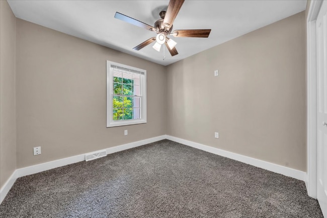 Building Photo - 2637 Coachman Cir