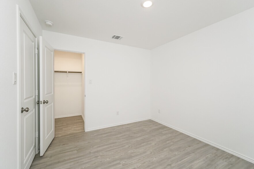 Building Photo - 5916 Forenoon Dr