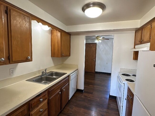 Primary Photo - 656B Taybin Rd NW