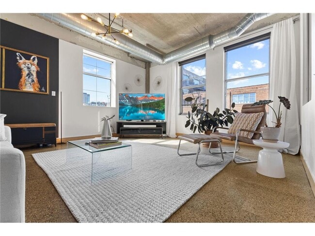 Building Photo - 918 N 3rd St