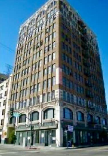 Building Photo - 315 E 8th St