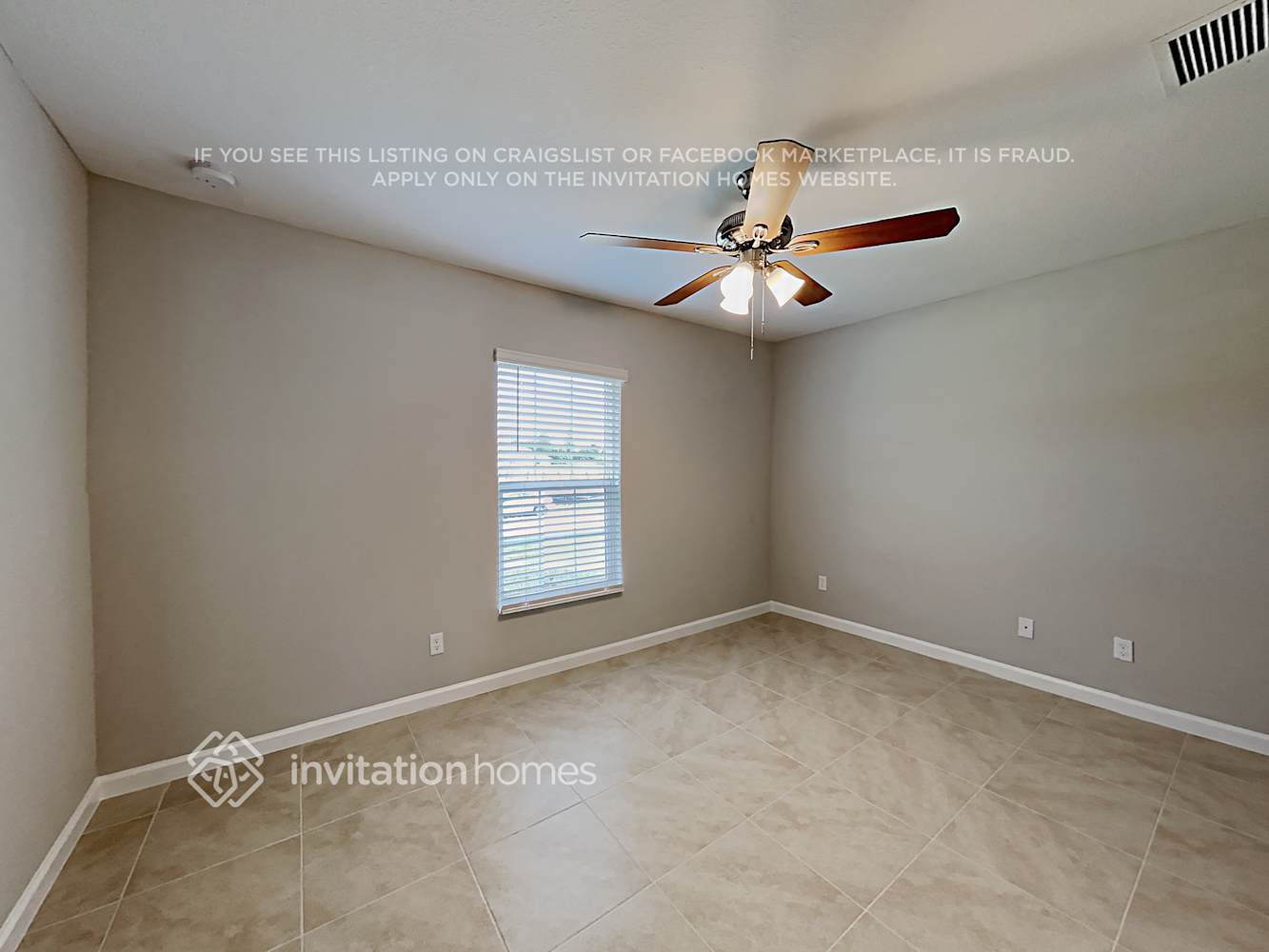 Building Photo - 150 SW Milburn Cir