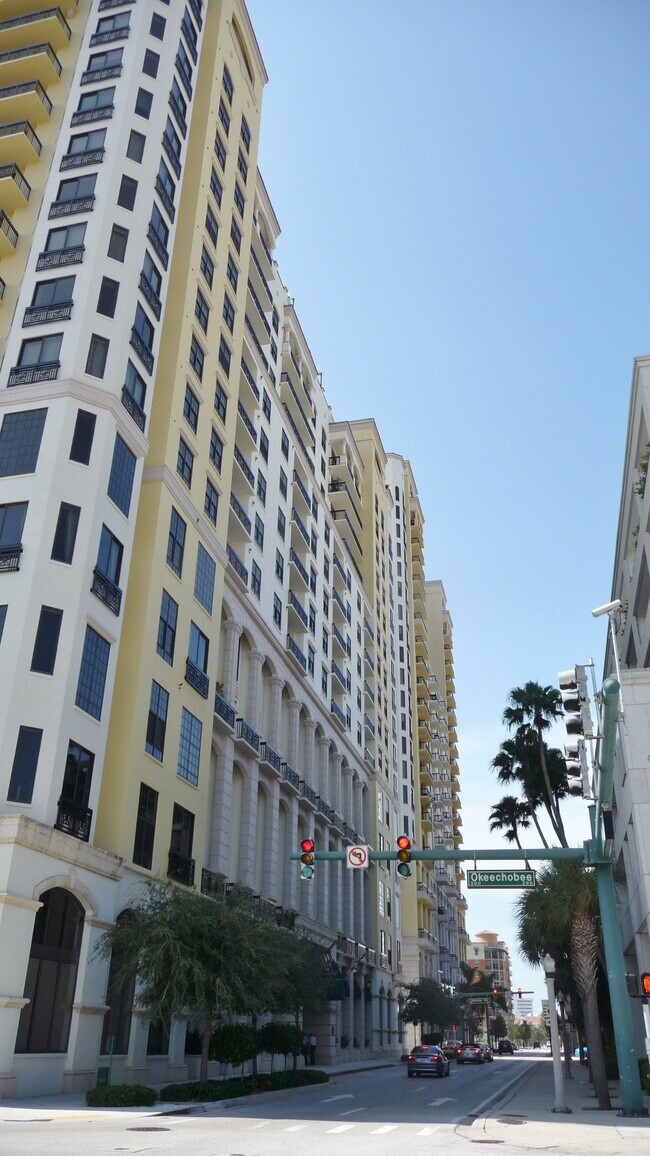 Building Photo - 801 S Olive Ave