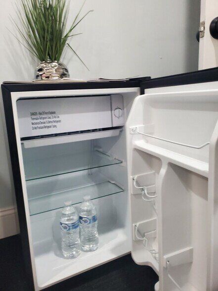 Building Photo - 55 Mapleton St