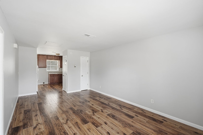 Building Photo - 3681 Lynn Dr