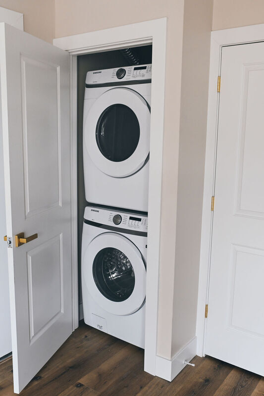 Building Photo - 754 Mt Vernon Ave