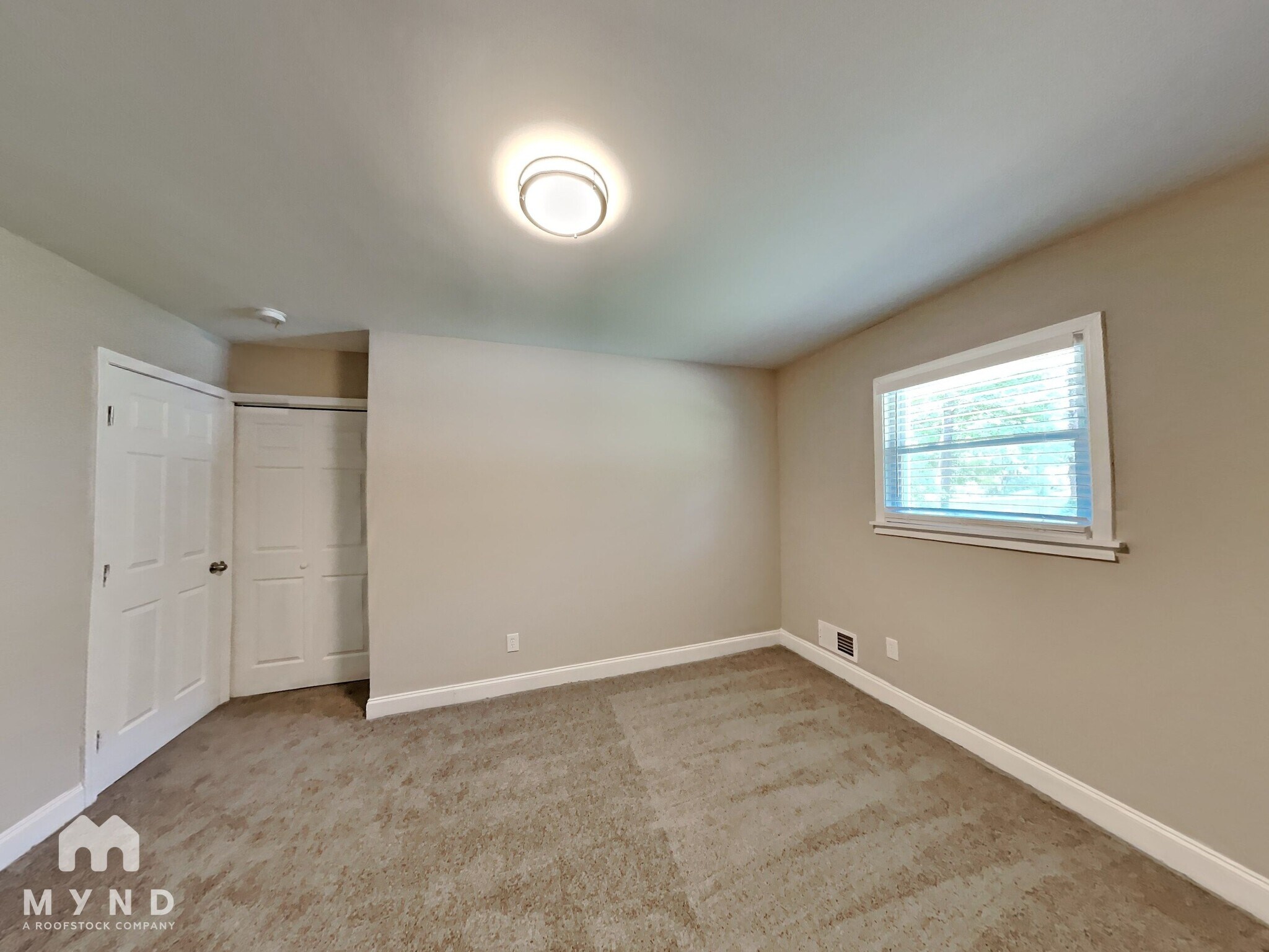 Building Photo - 8266 Lake View Terrace