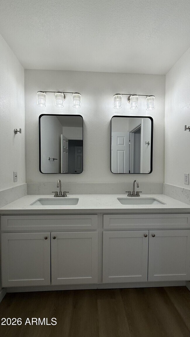 Building Photo - 5962 W Fieldstone Dr