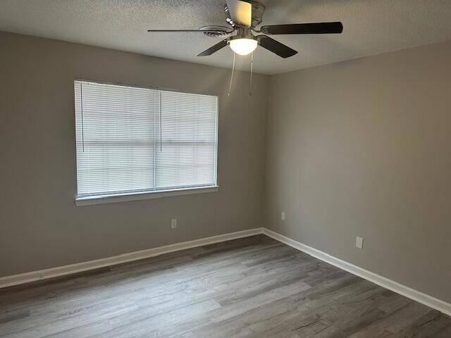 Building Photo - 705 Gale Dr NE