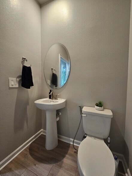 LivingArea_HalfBath - 26030 Fantasy Sky Ln