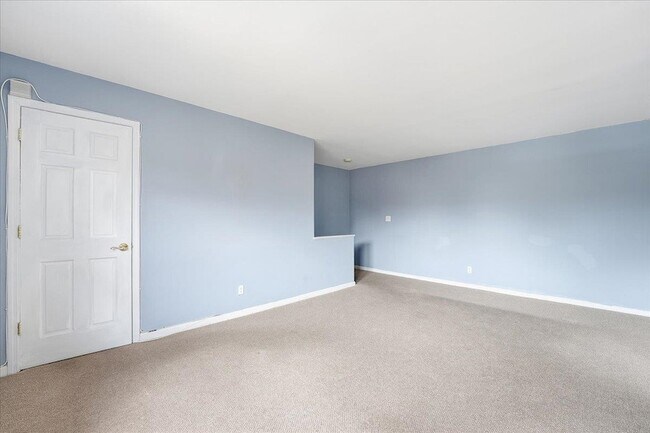 Building Photo - 1400 70th St