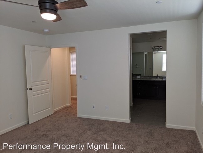 Building Photo - 3 br, 3 bath House - 2545 Mustang Dr