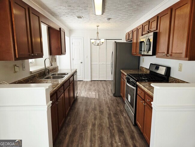 Building Photo - 1703 Windy Ridge Ct SE