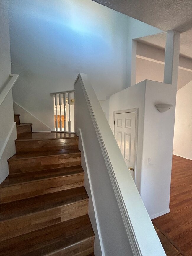 Building Photo - Nice 3 bed/2 1/2 bath near Grandhaven Elem...