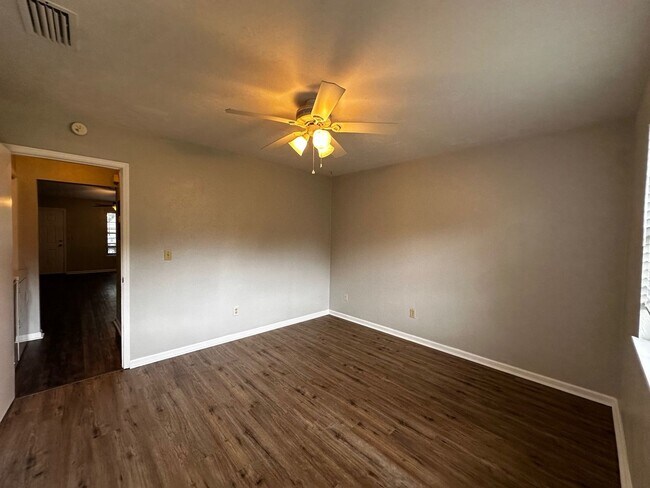 Building Photo - 214-A White Drive @ Cedar Pines-Move In Ready