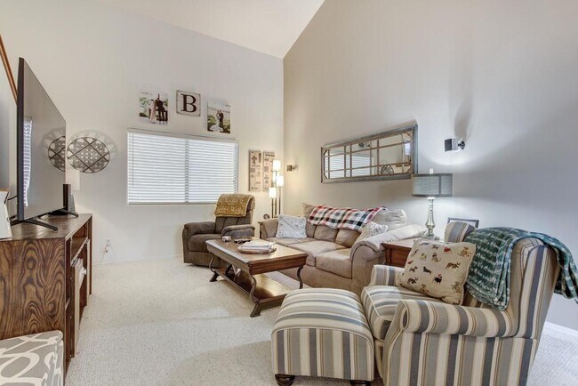 Building Photo - 8074 W Beck Ln