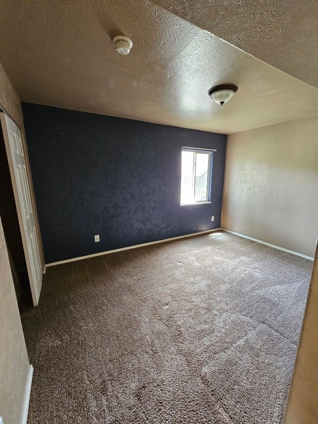 Building Photo - $1111 | 1BR/1BA | Cozy Lower Duplex Unit in Fountain Valley