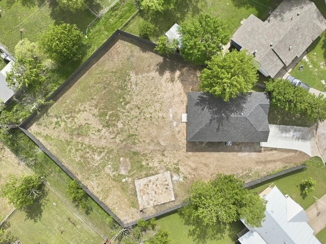 Building Photo - 1613 SE Park Rd