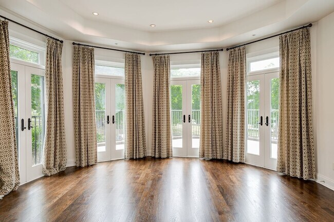 Building Photo - 2905 Parthenon Ave