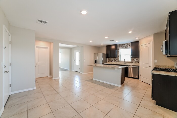 Building Photo - 8126 W Agora Ln
