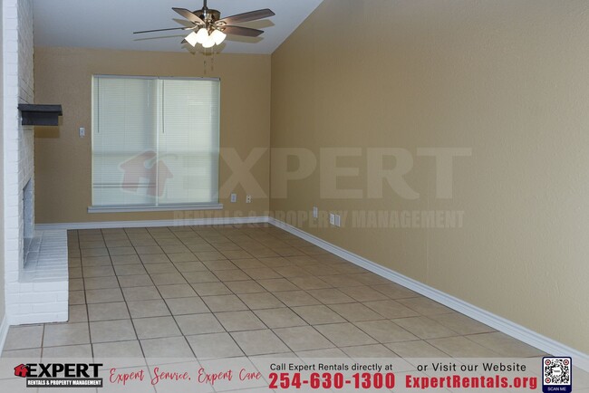 Building Photo - 1235 Royal Crest Dr