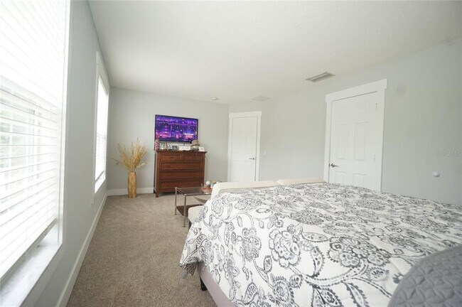 Building Photo - 8815 Royal Enclave Blvd