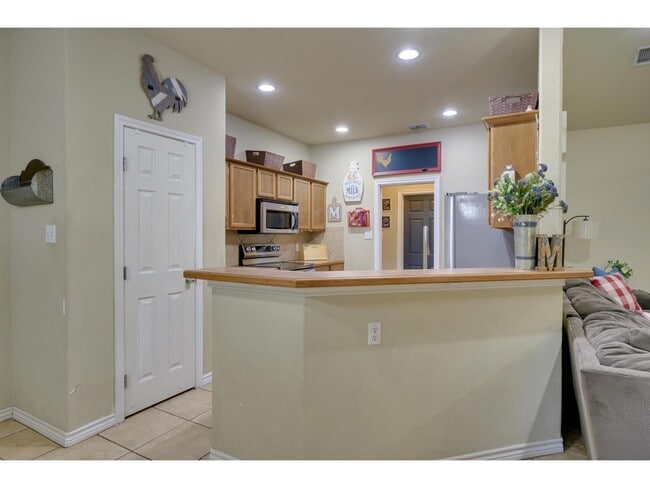Building Photo - 14808 Foy Dr