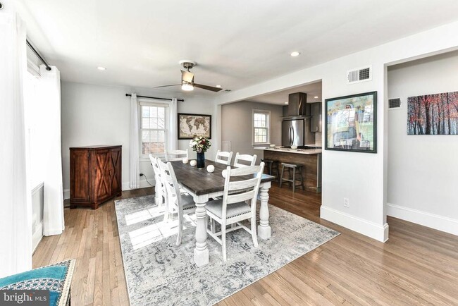 Building Photo - 7308 Poplar Ct