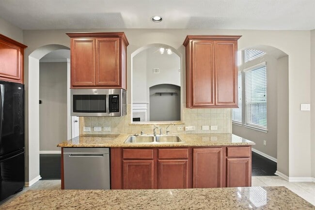 Building Photo - 1606 Sunderland Dr