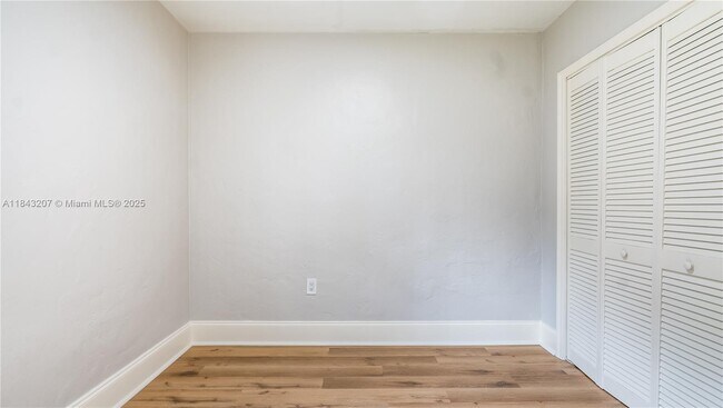 Building Photo - 49 Alcantarra Ave