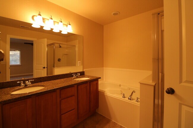 Building Photo - Traverse Mountain Home