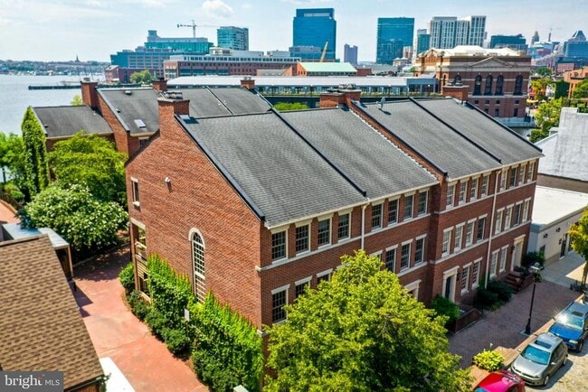 Primary Photo - 926 Fell St