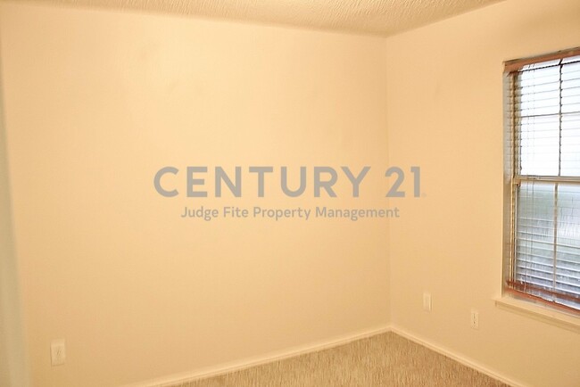 Building Photo - Wonderful 3/2/2 Corner Lot In Lake Dallas ...