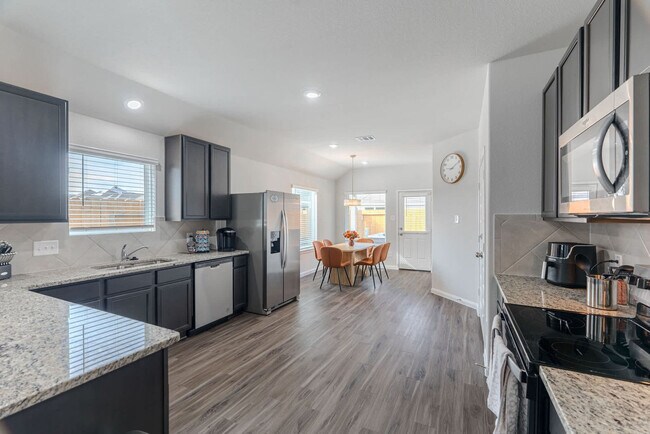 Building Photo - 8110 Alpine Bearberry Dr