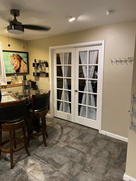 Building Photo - 1887 Hunters Dr