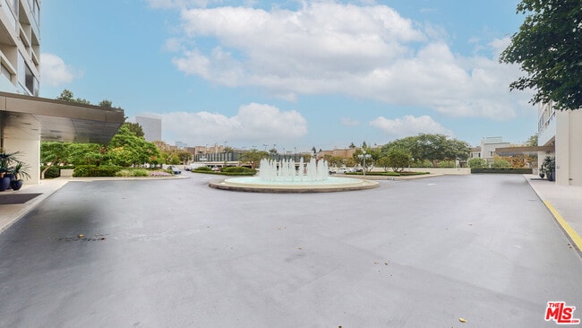 Building Photo - 2222 Ave of the Stars