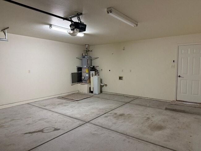 Building Photo - 2 Story Townhouse - Rancho Del Oro