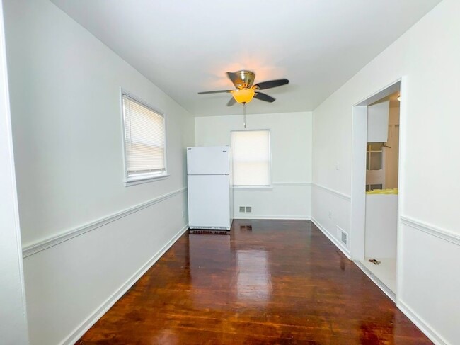 Building Photo - 12040 Valleywood Dr