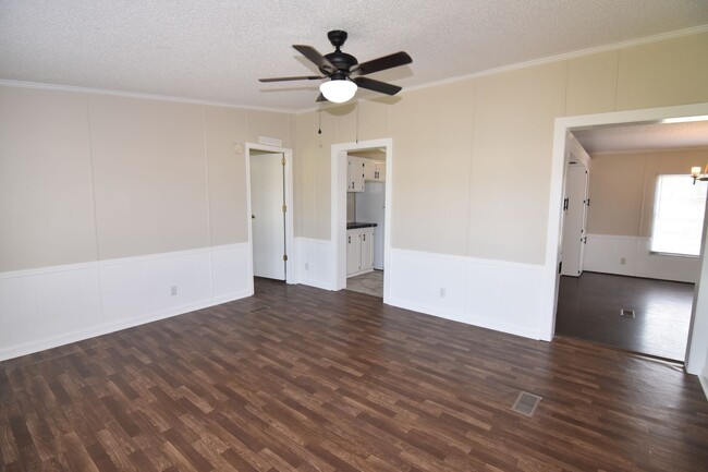Building Photo - Spacious 3-Bed, 2-Bath Manufactured Home o...