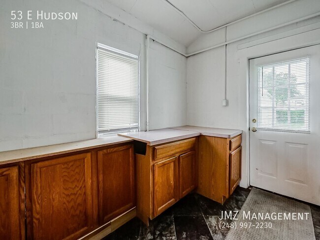 Building Photo - 53 E Hudson Ave