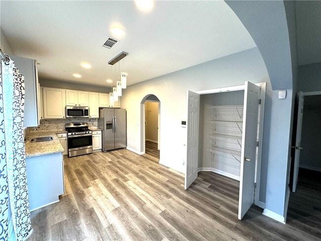 Building Photo - 5496 Village Trace