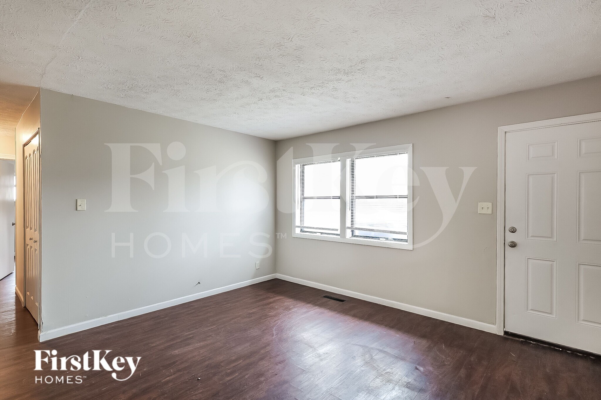 Building Photo - 4622 Karen Dr